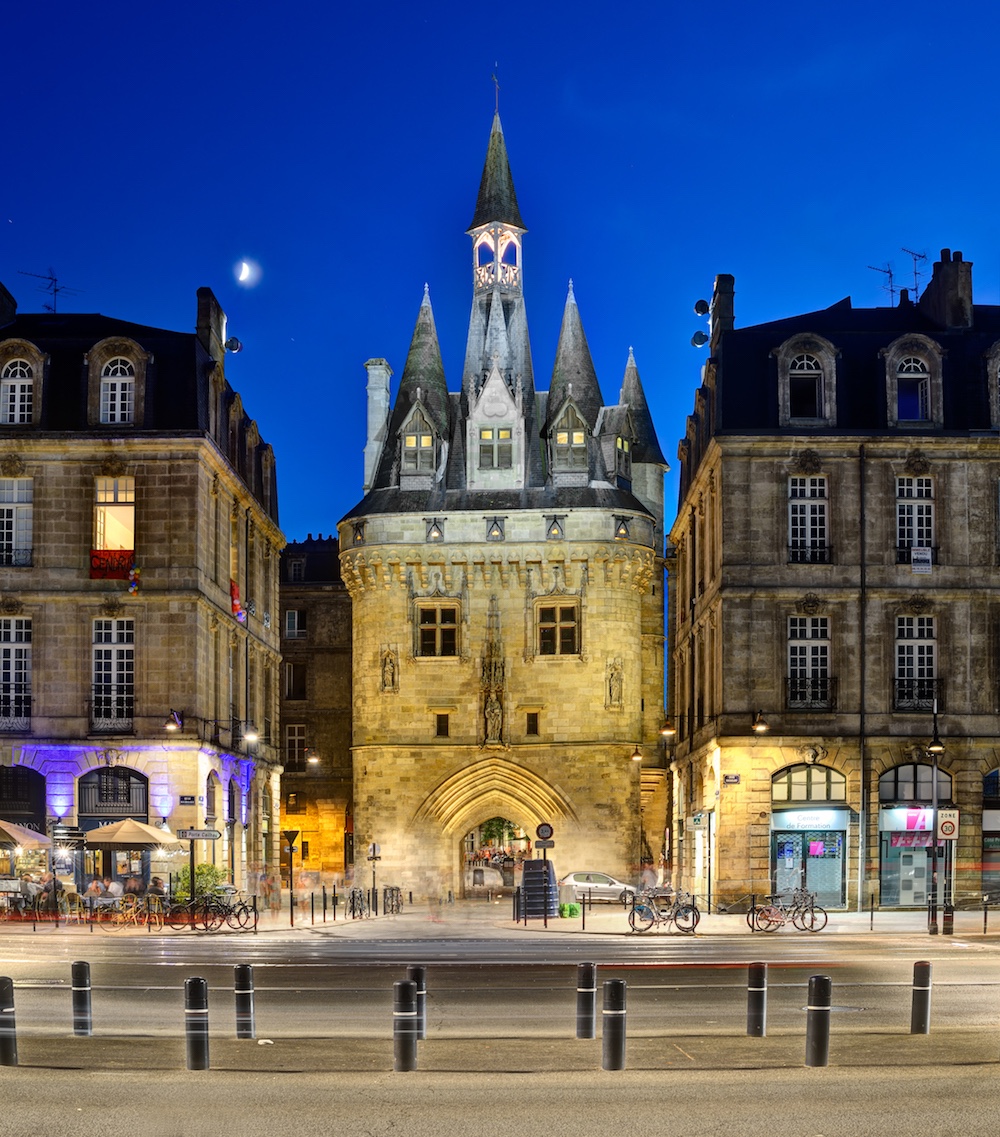  Porte Cailhau at night, Bordeaux 
