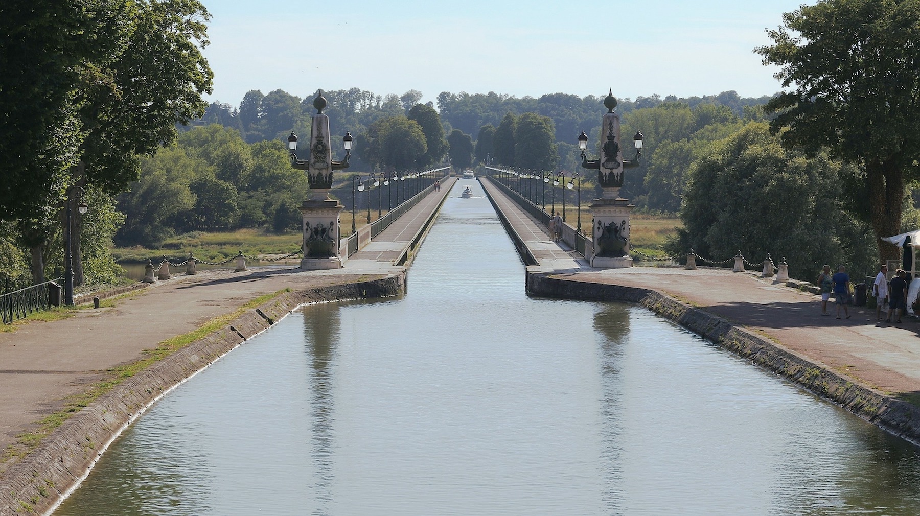 The Briare aqueduct