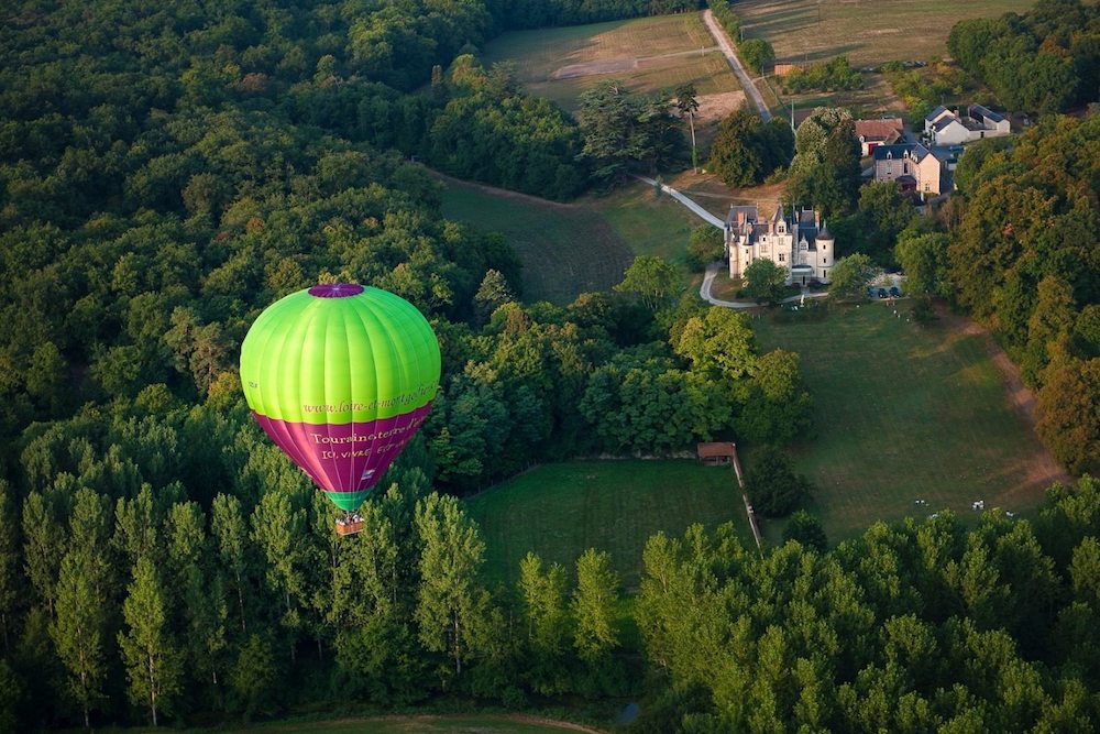  Ballooning over Chateau 