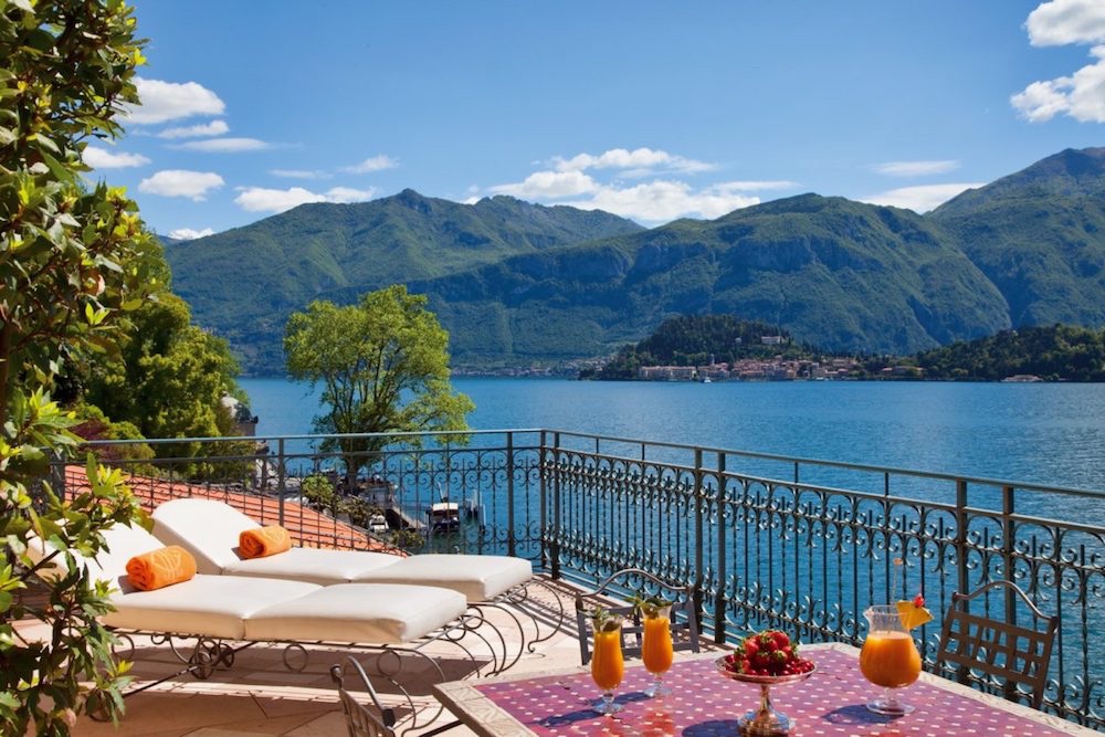  Relaxing at Lake Como 