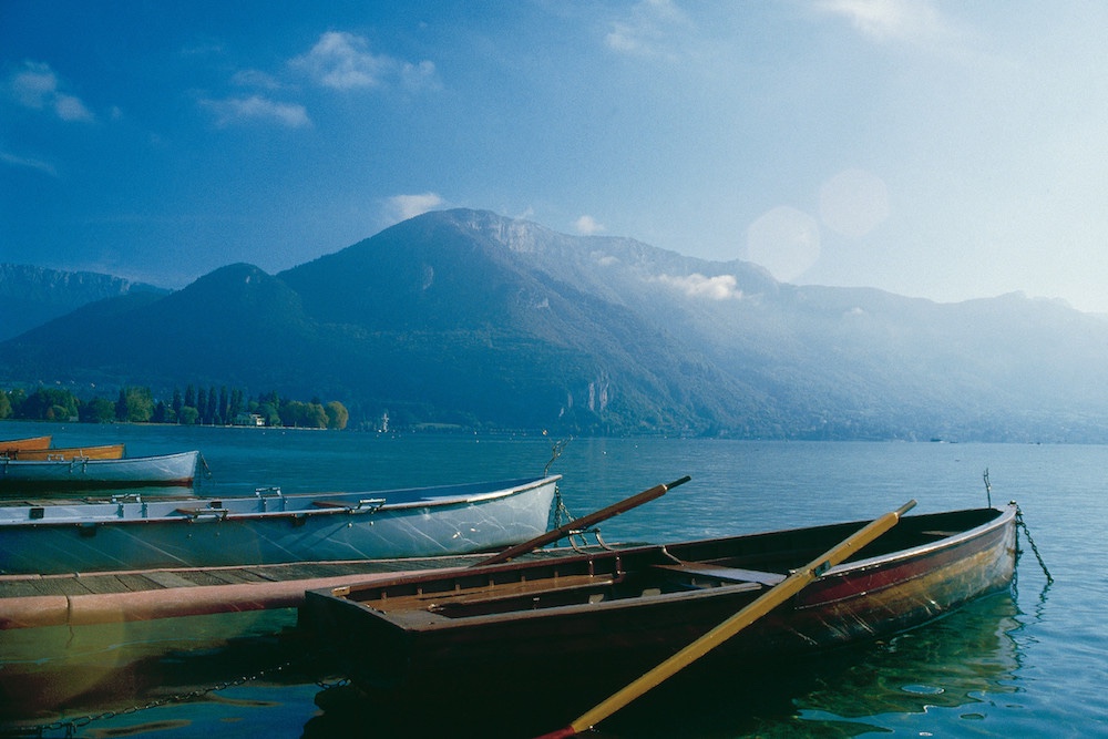  Rhône-Alpes Lake 