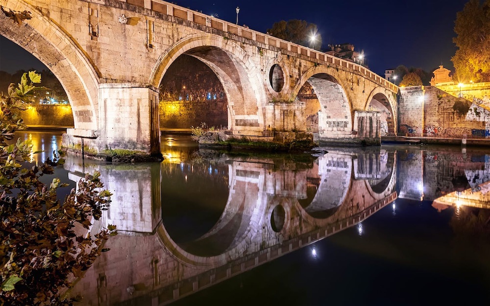  Tiber at night 